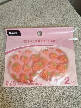 b.pure Hot/Cold Eye Pads - Strawberry Print
